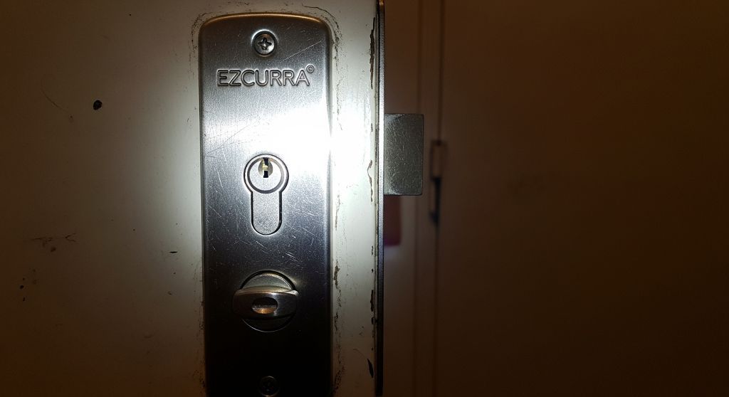 Cerrajeros profesionales en Alameda De Osuna